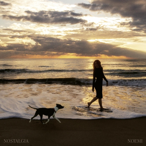 Noemi pubblica ''Nostalgia'' in vinile arancione e...