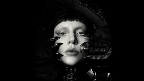 Lady Gaga a Milano: The MAYHEM Ball — ferma il t...