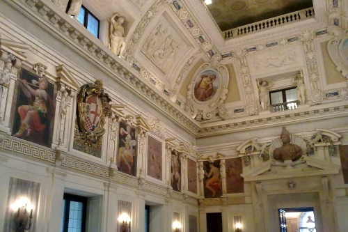 Emergenza casa, a Palazzo Marino il convegno con l...